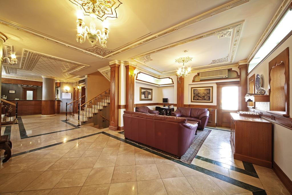 Triton Hotel 4*