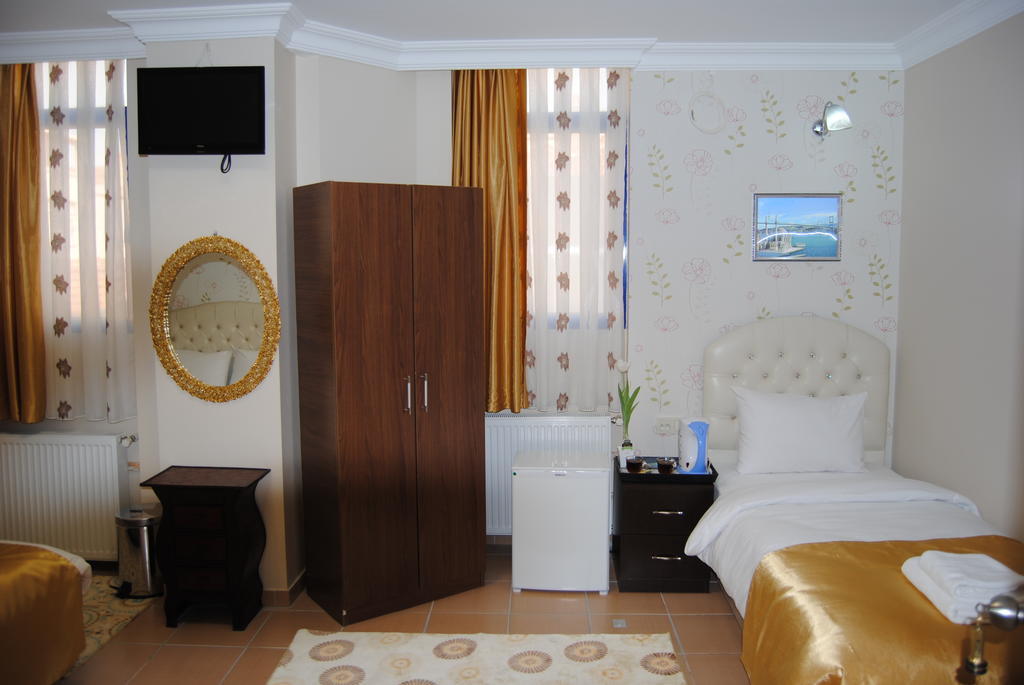 Lotus Hotel