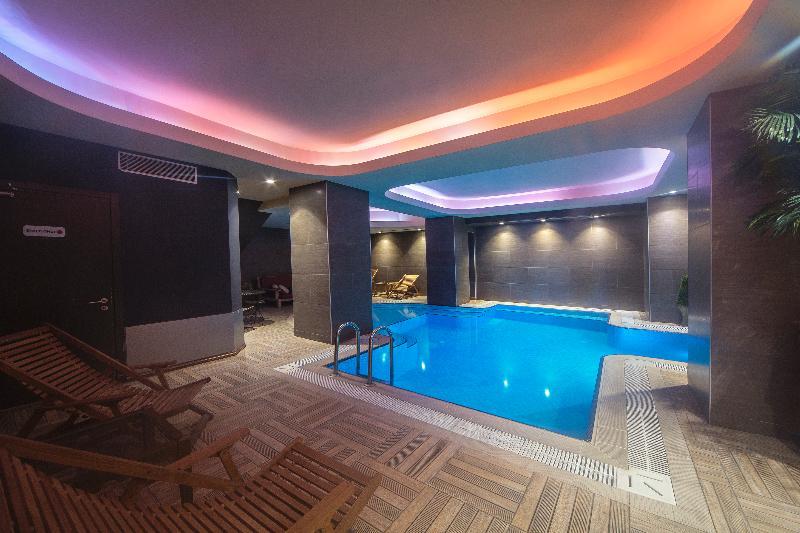 Elegance Hotel