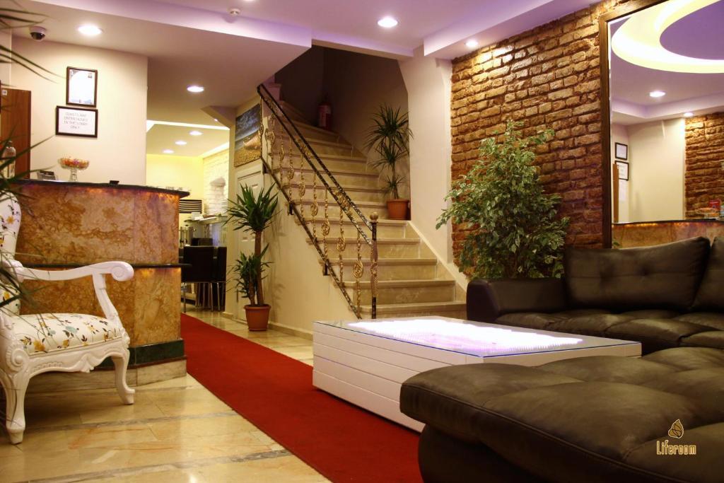 Life Otel 3*