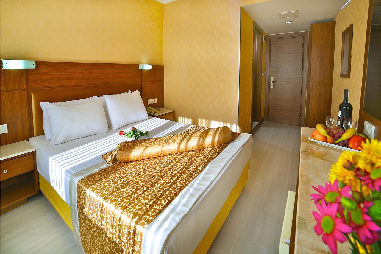 Hotel The Center 3*