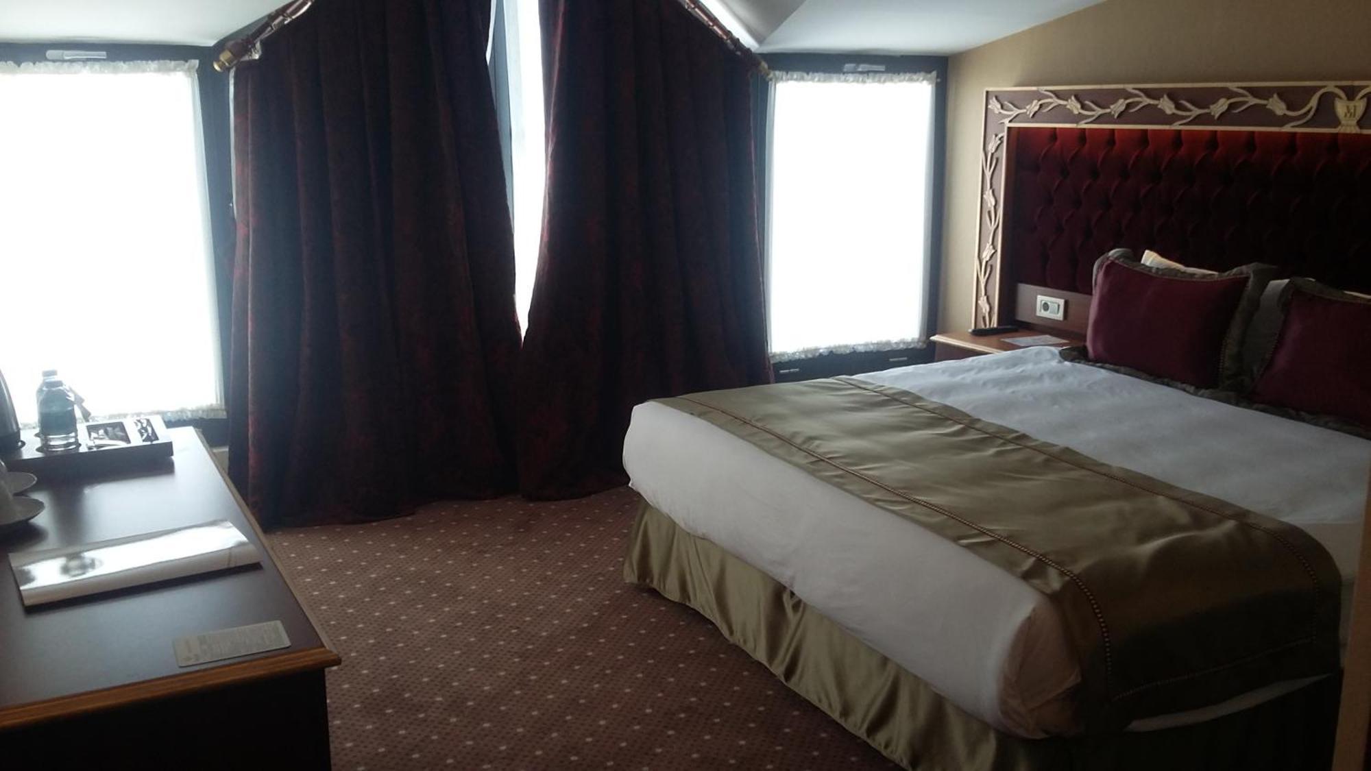 Hotel Mb Deluxe