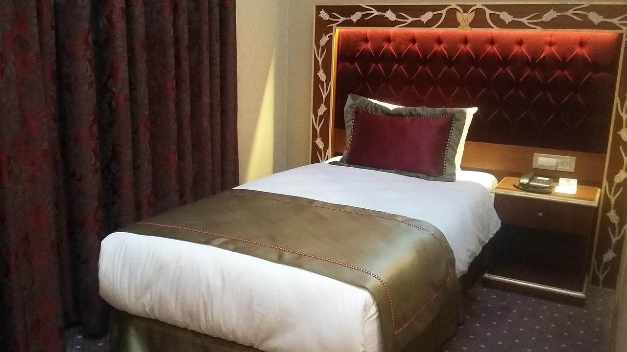 Mb Deluxe Hotel