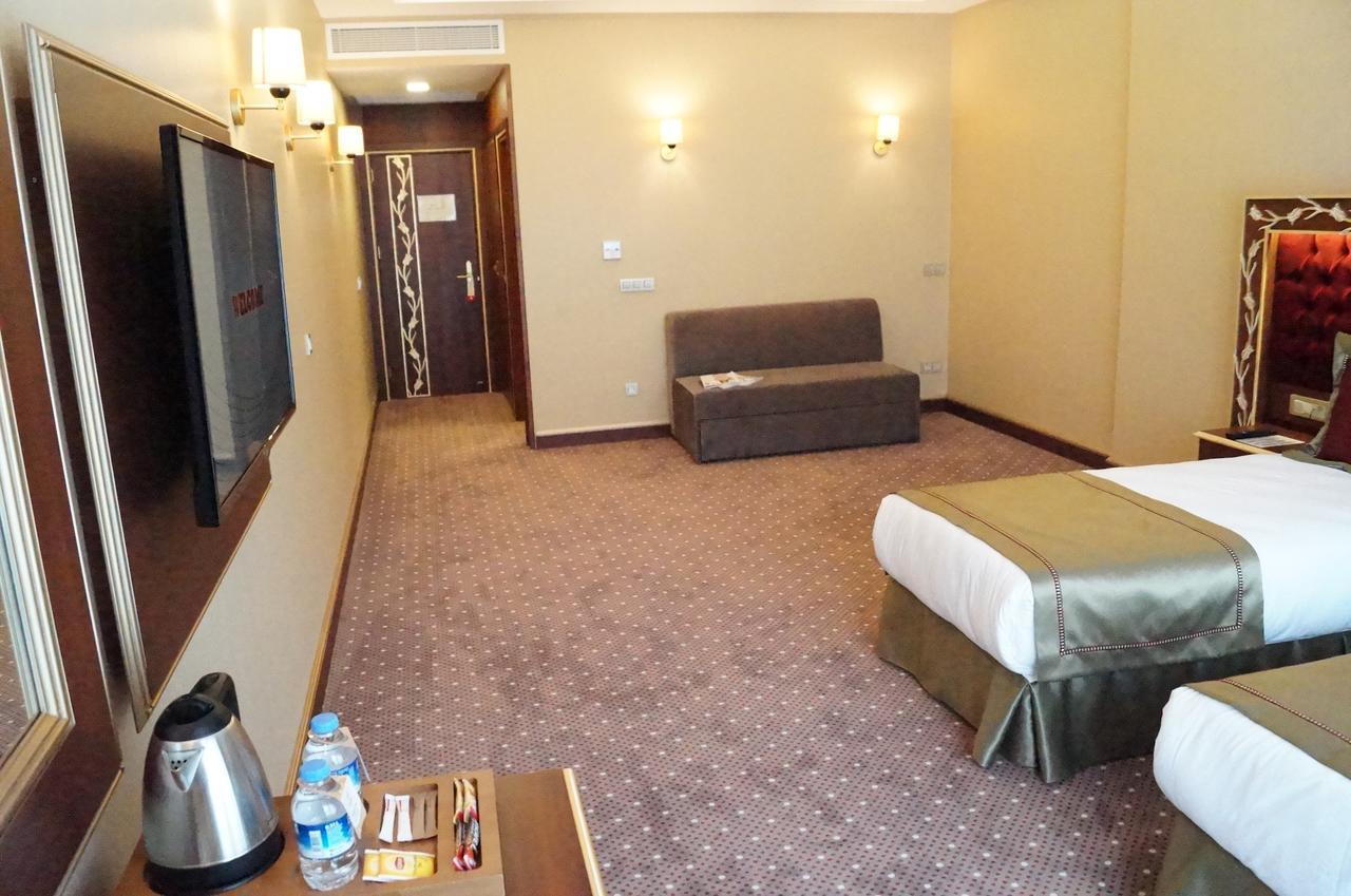 Hotel Mb Deluxe