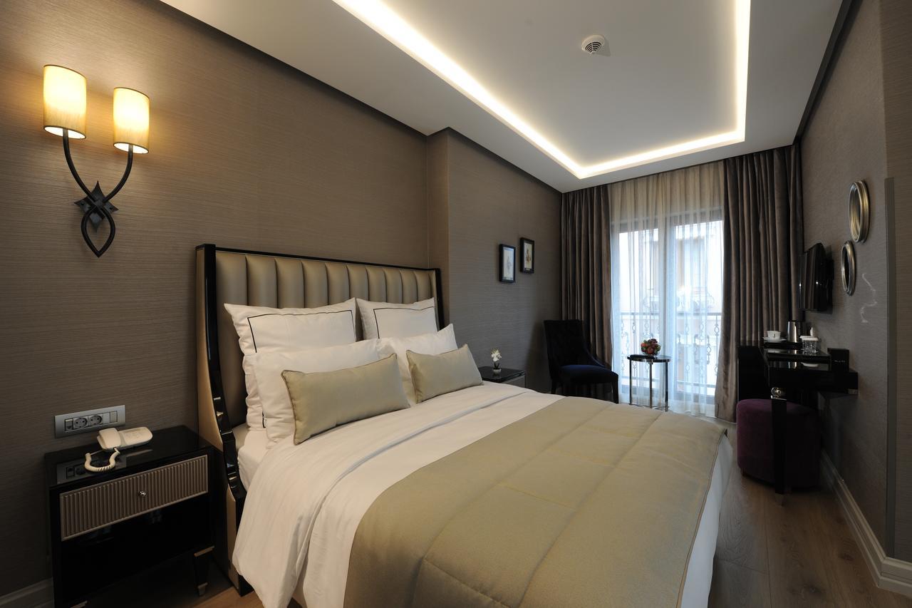 Le Petit Palace - Special Category