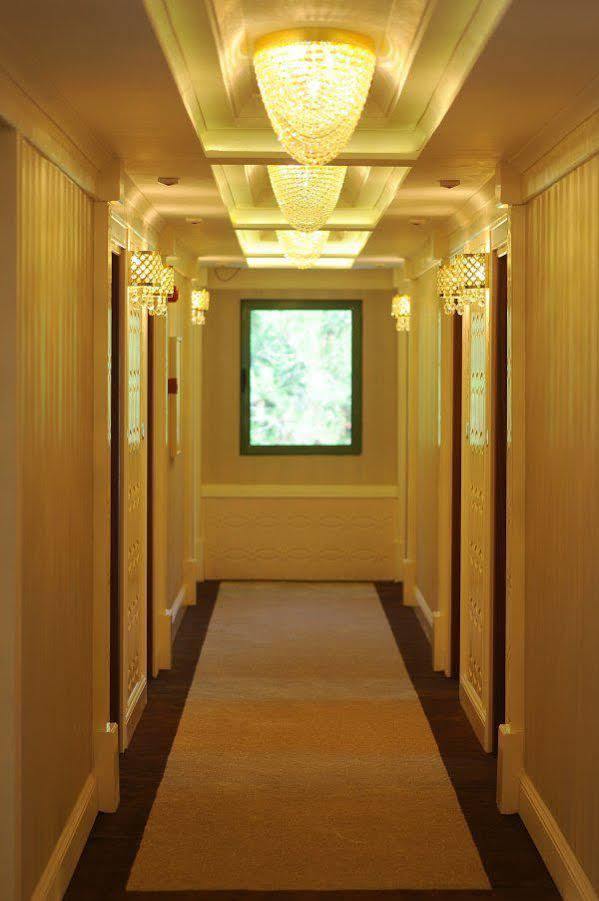 Royal 4*