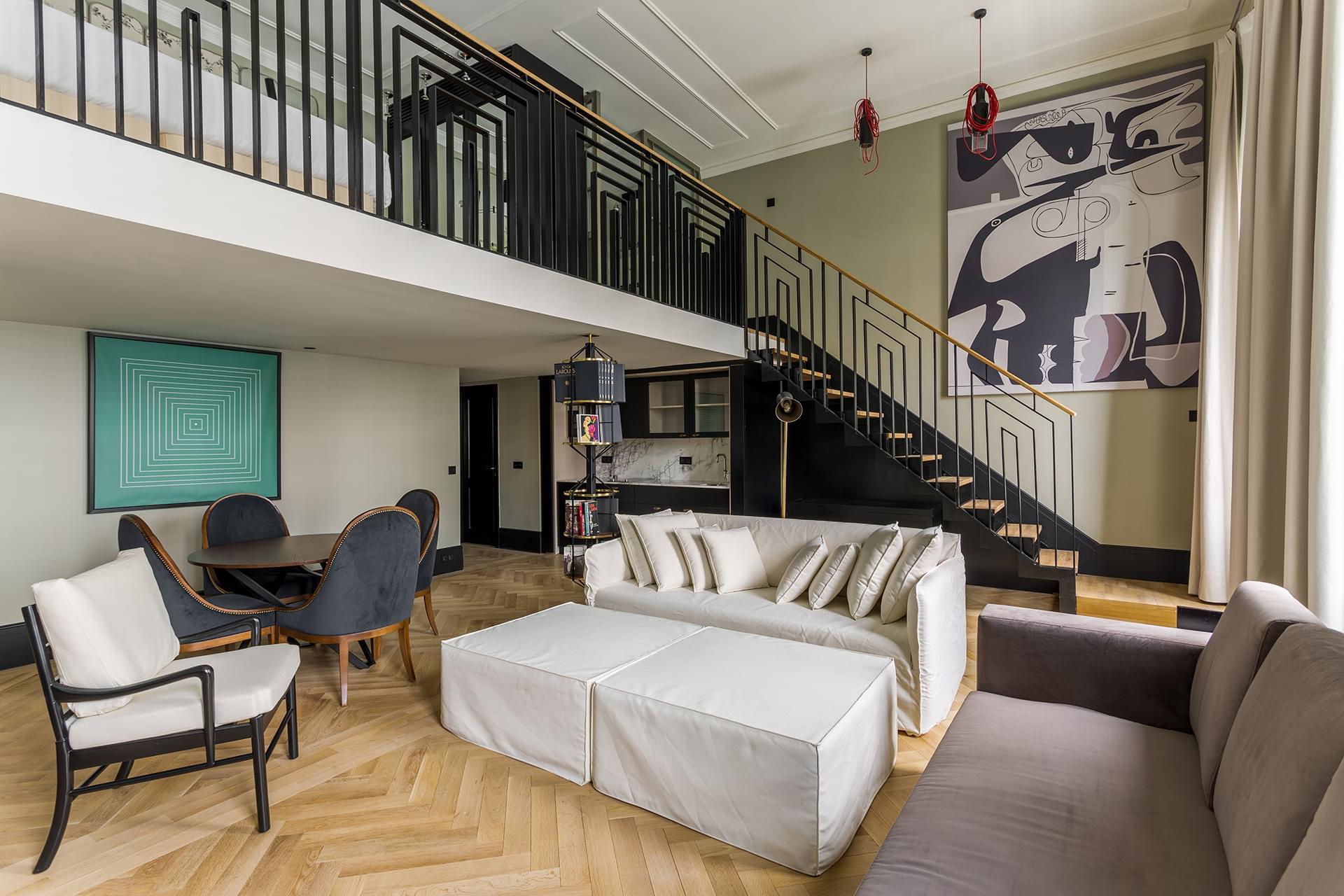 Mate Emir, Hotel