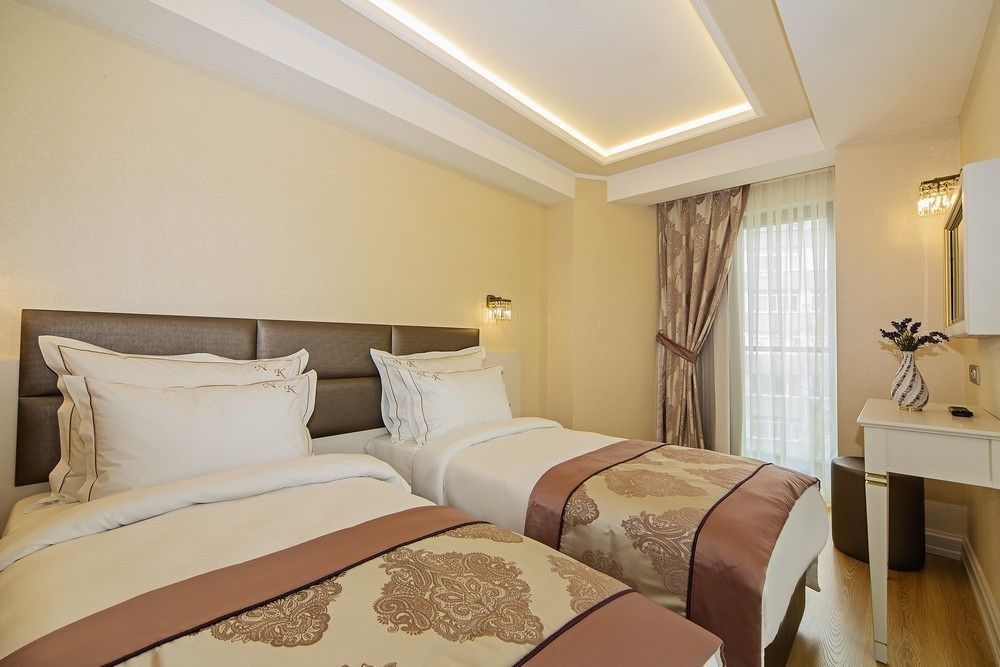 Hotel Grand Naki 3*