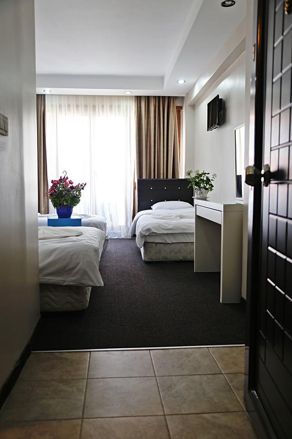 Aparthotel Family *