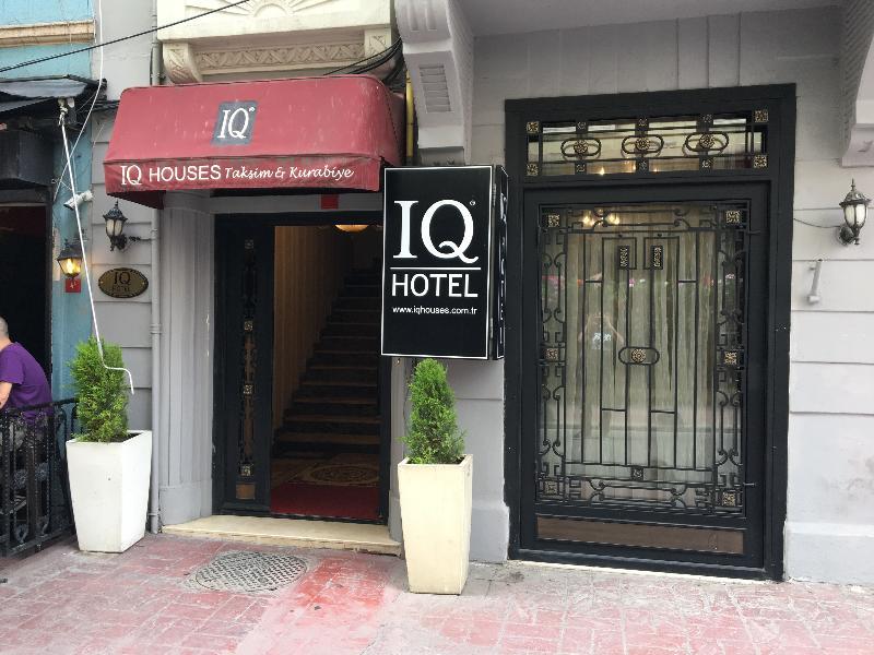 Aparthotel Iq