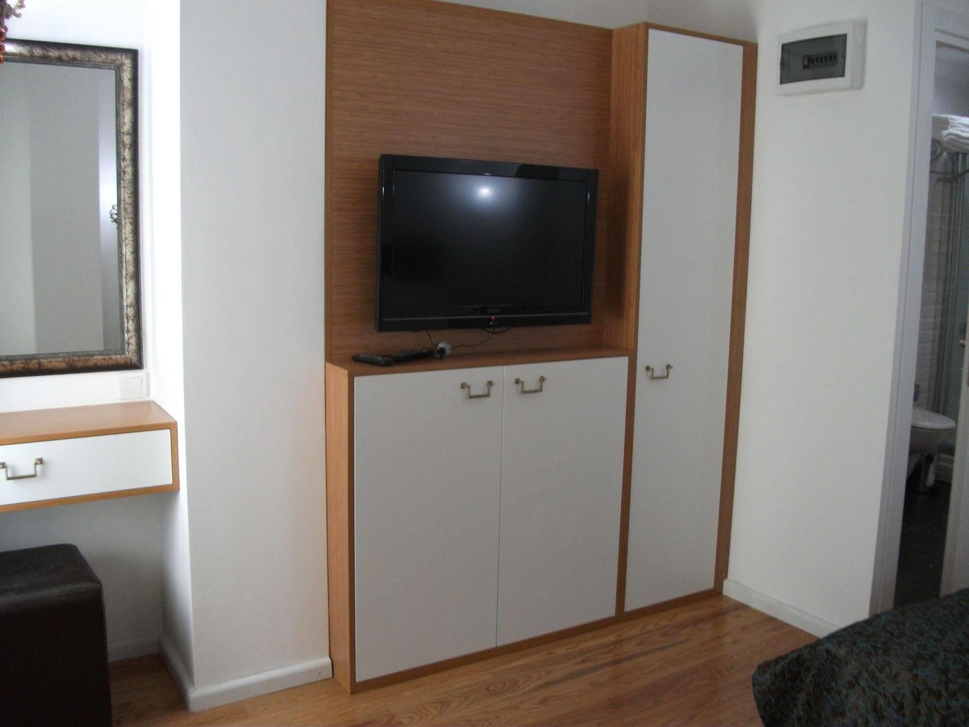 Jakaranda Hotel