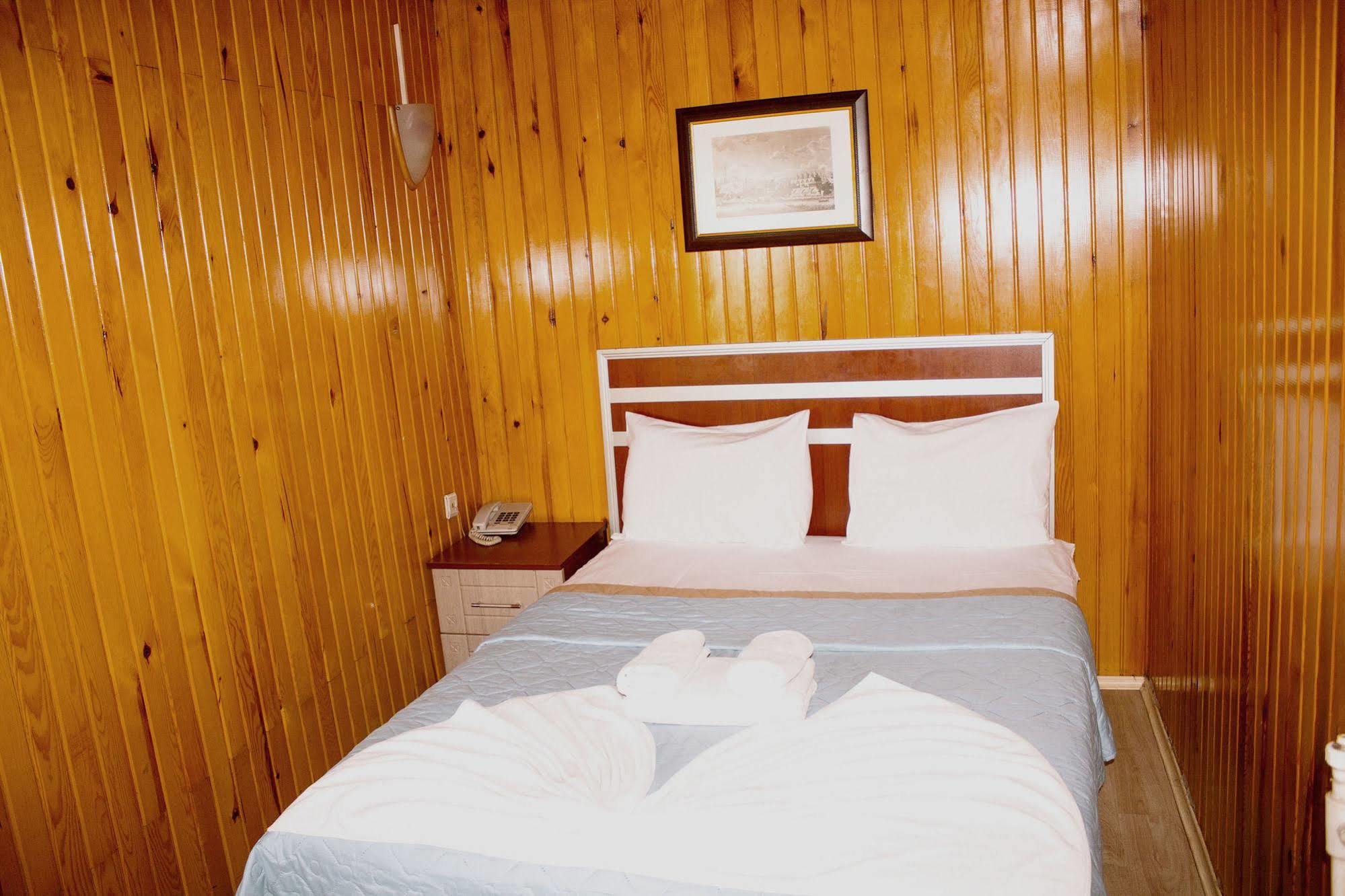 Gur Hotel 2*