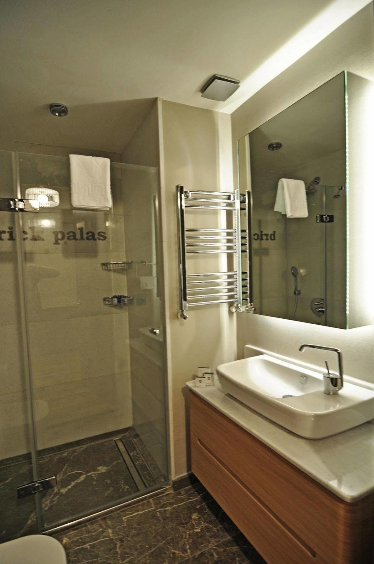 Aparthotel Brickpalas 2*