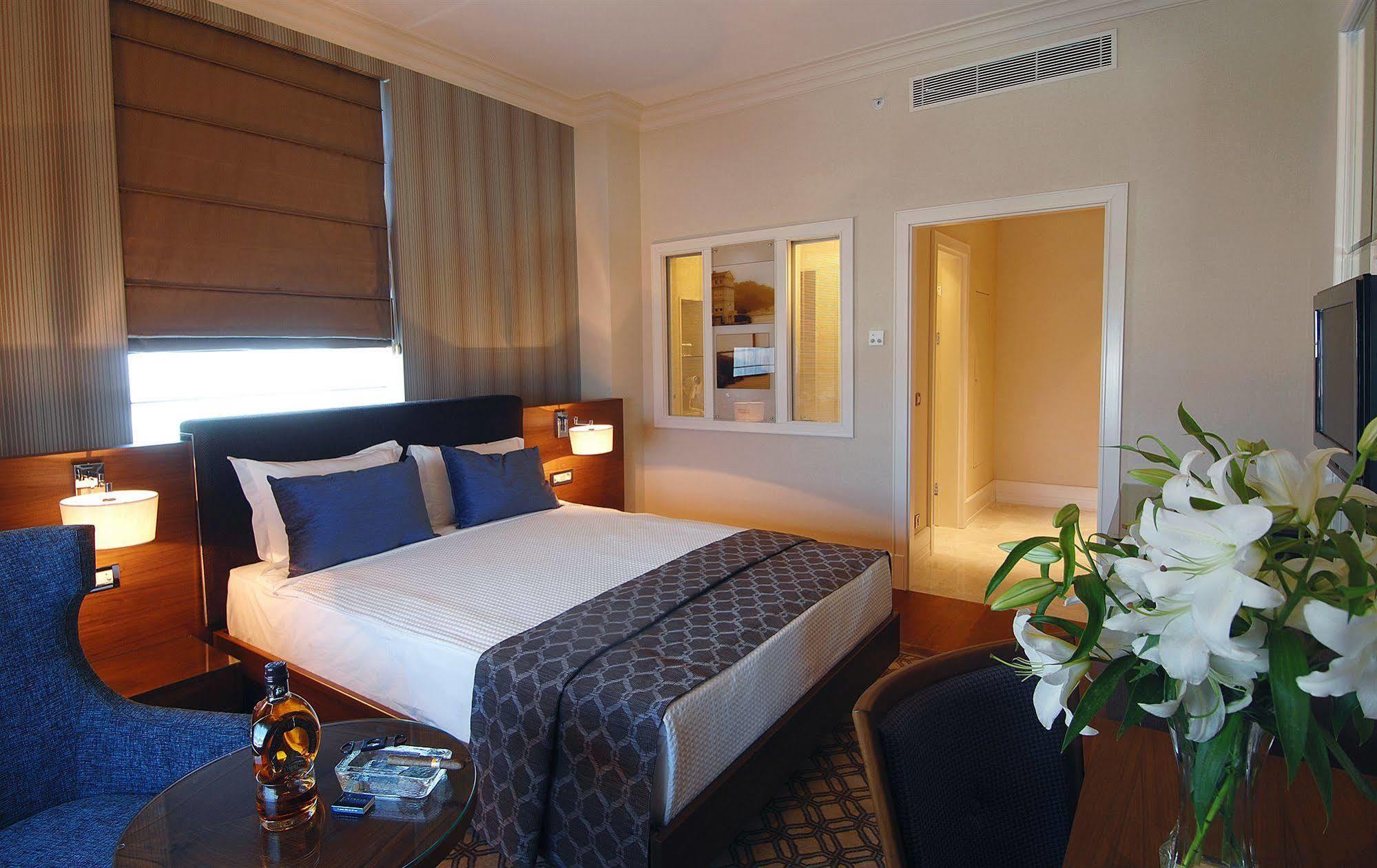 Hotel Titanic Business Kartal