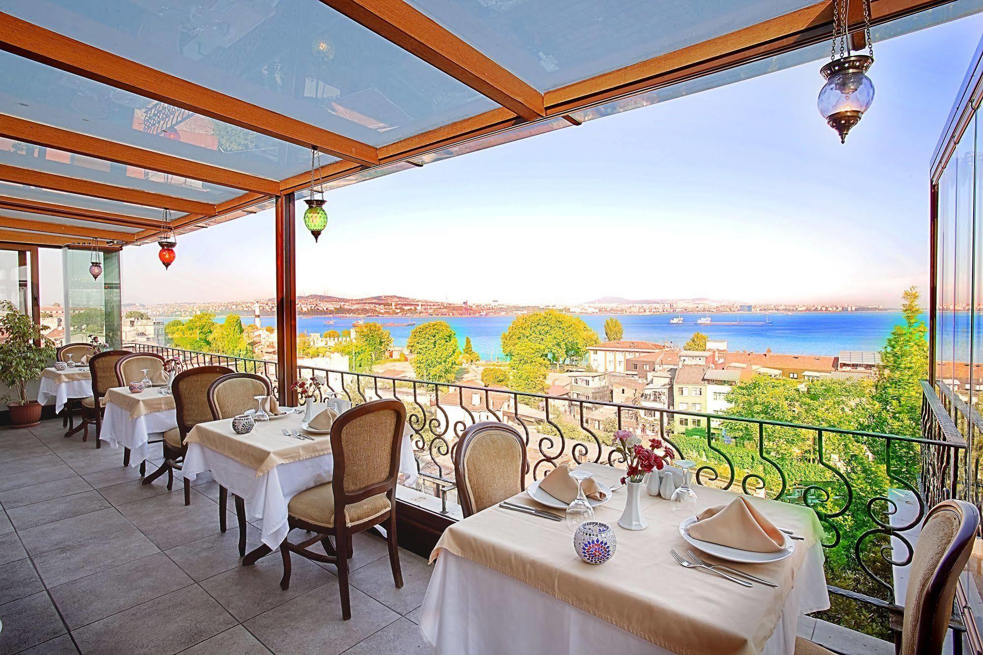 Triton Hotel 4*