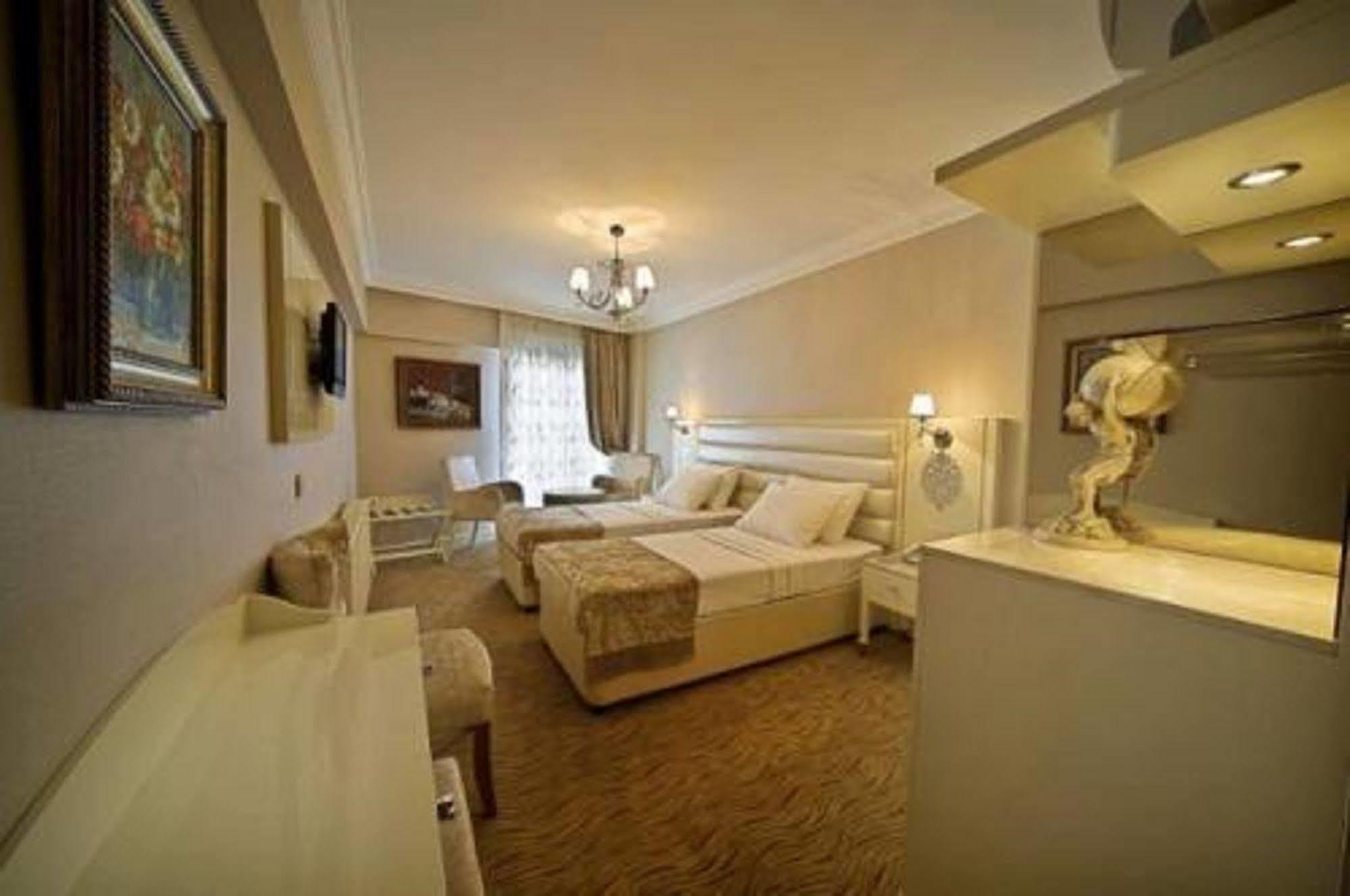Royce Hotel