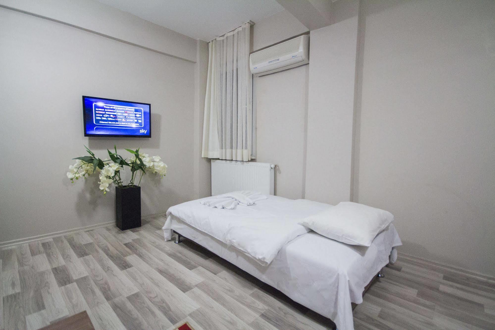 Aparthotel Carina 3*