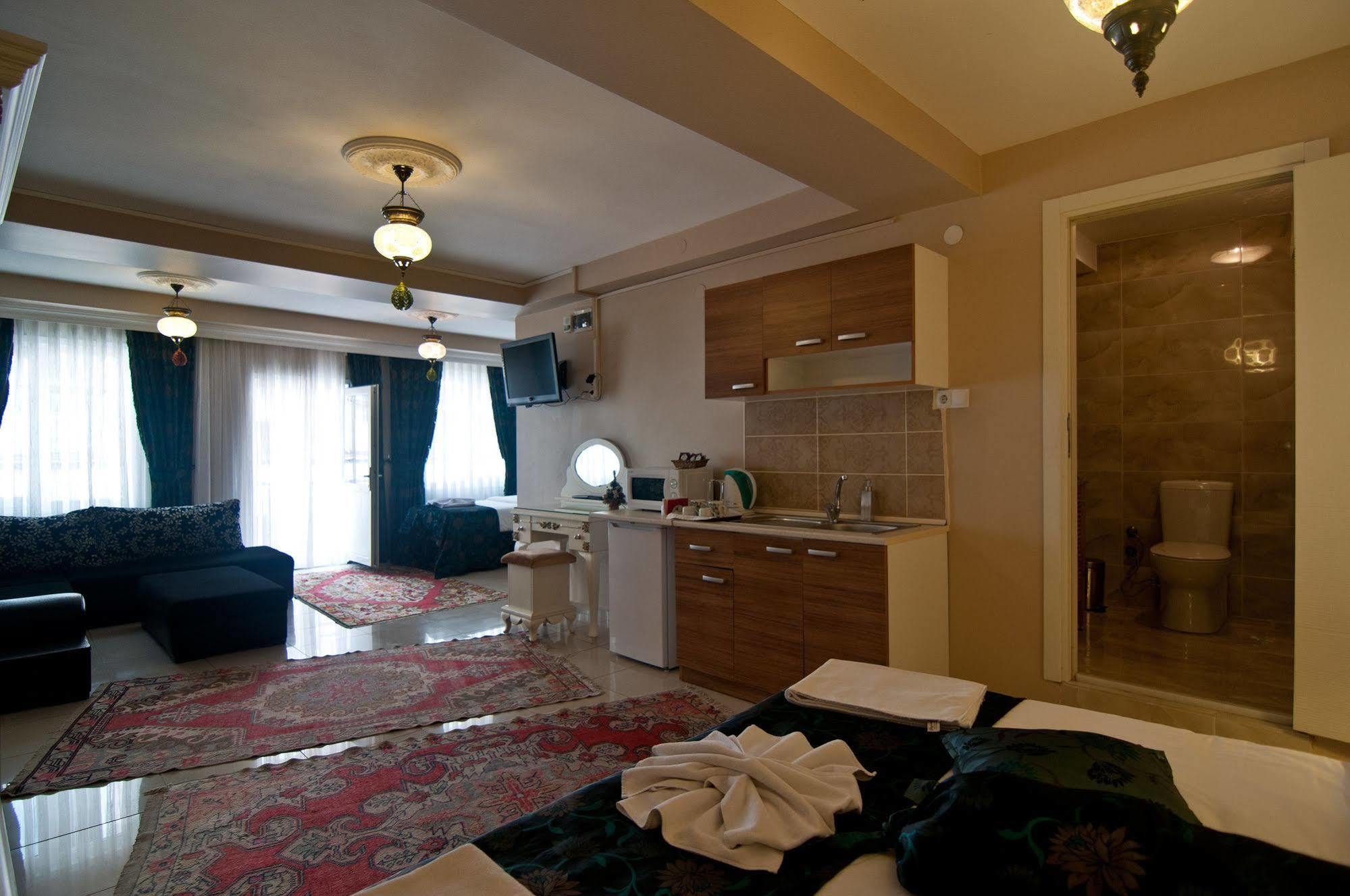 Aparthotel Safran 3*
