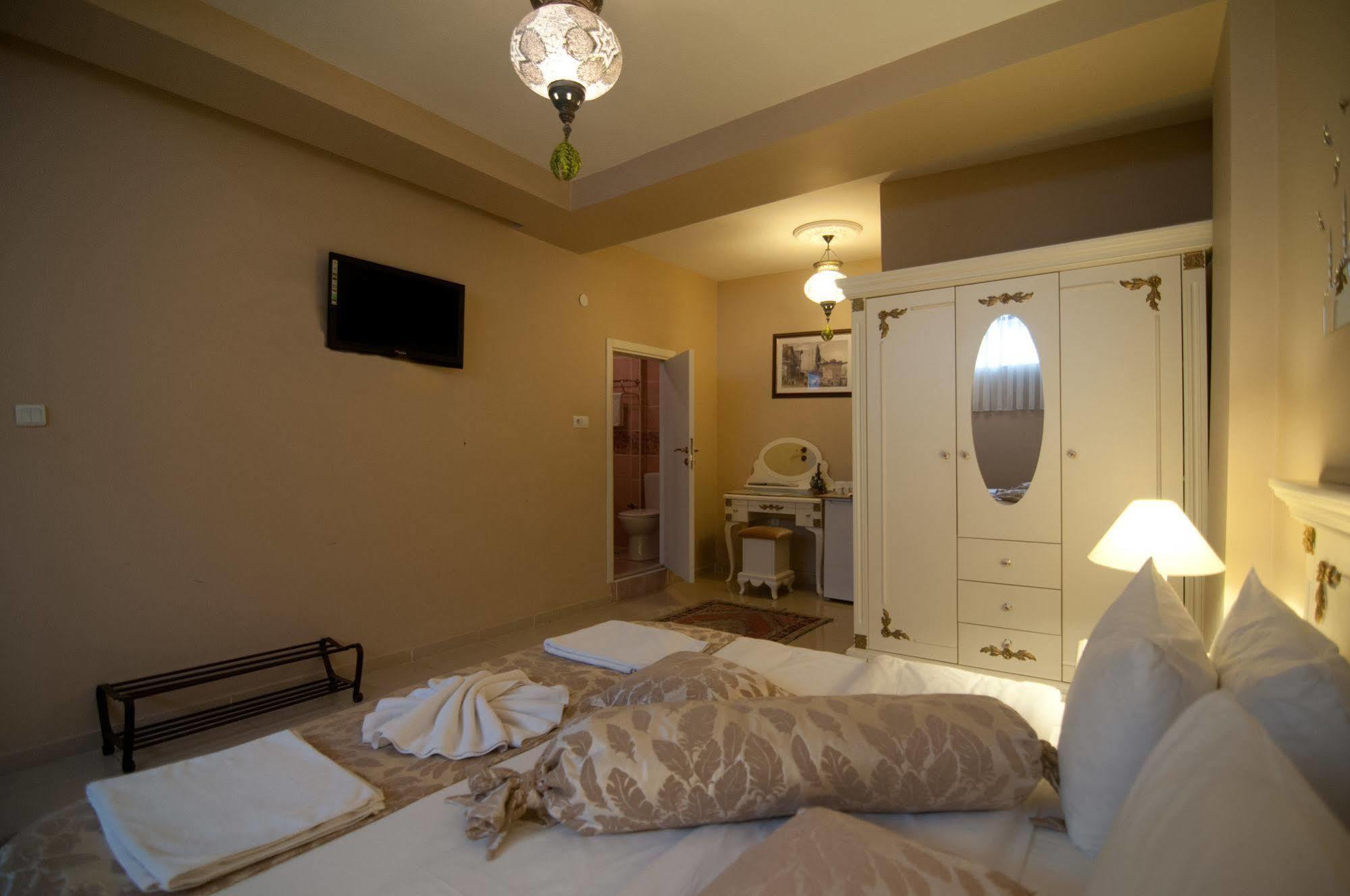 Aparthotel Safran 3*