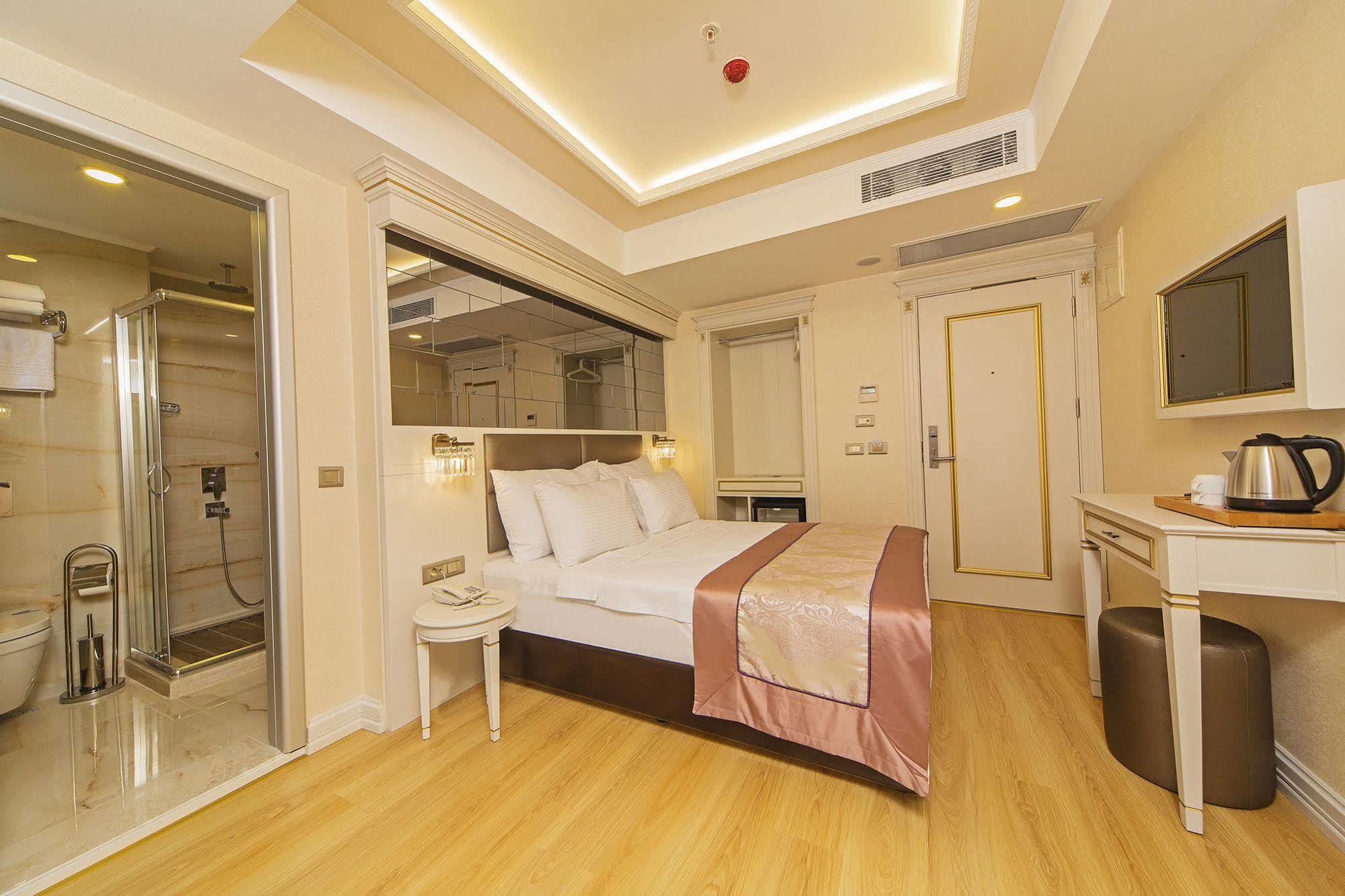 Grand Naki Hotel 3*