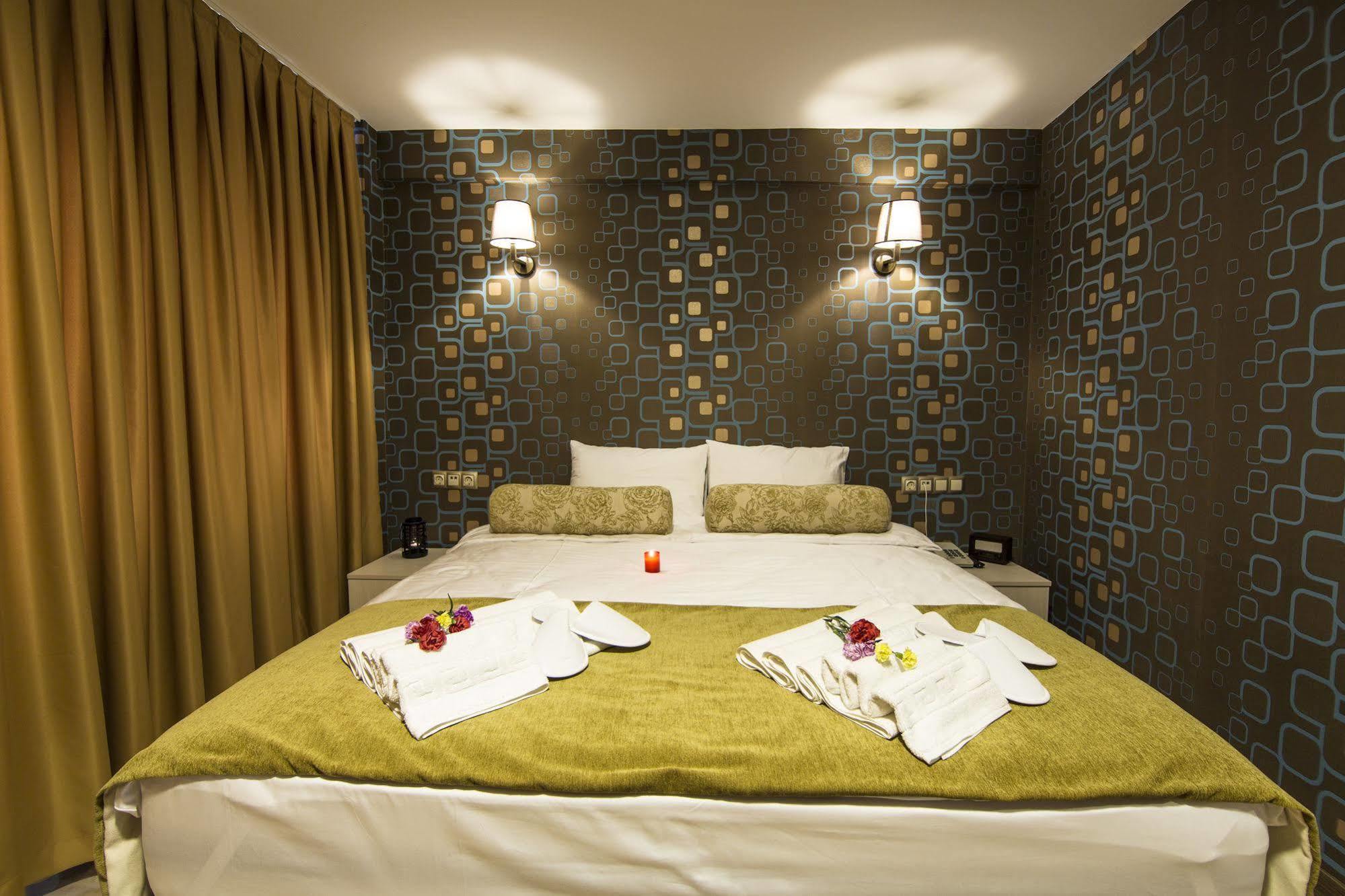 Kuzen (adults Only) 3*