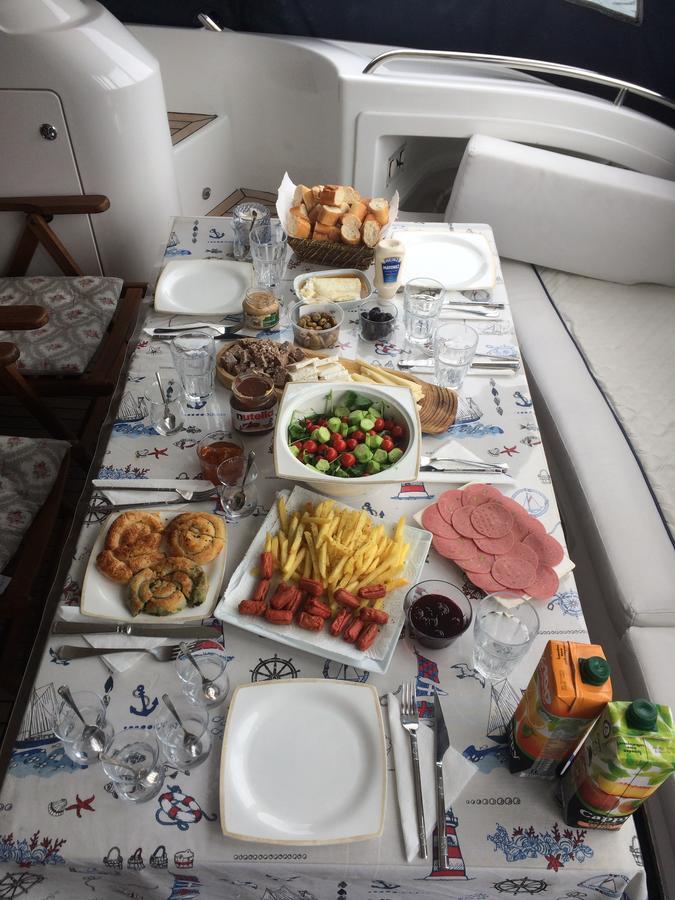 Botel Bosphorus Hermes *