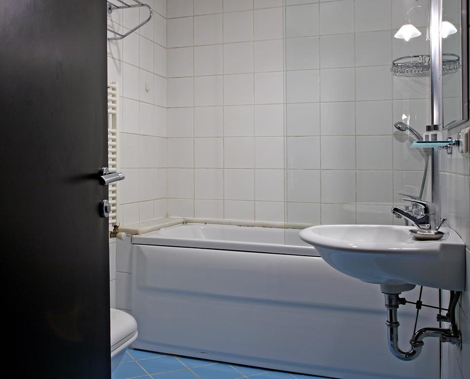 Aparthotel The Y 2*