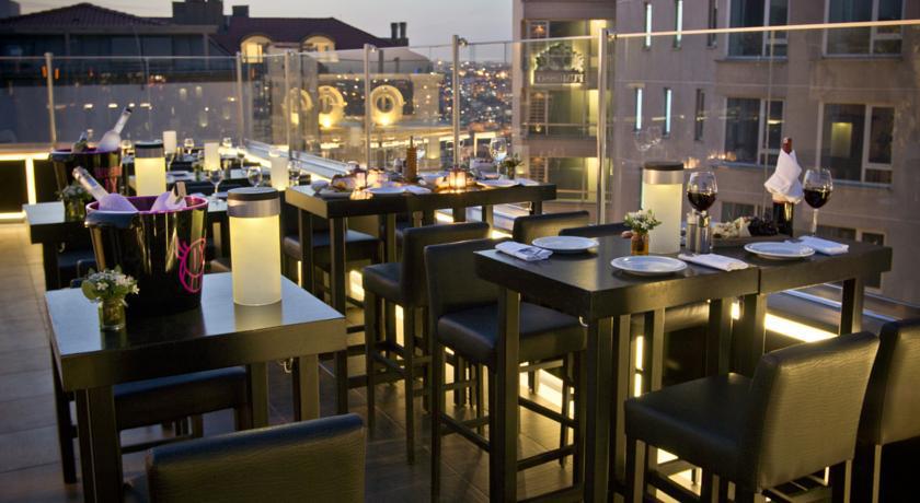 Pera Aparthotel 3*