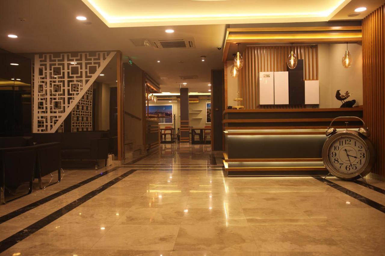 Hotel Random 3*