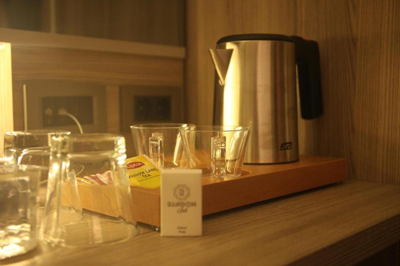 Hotel Random 3*