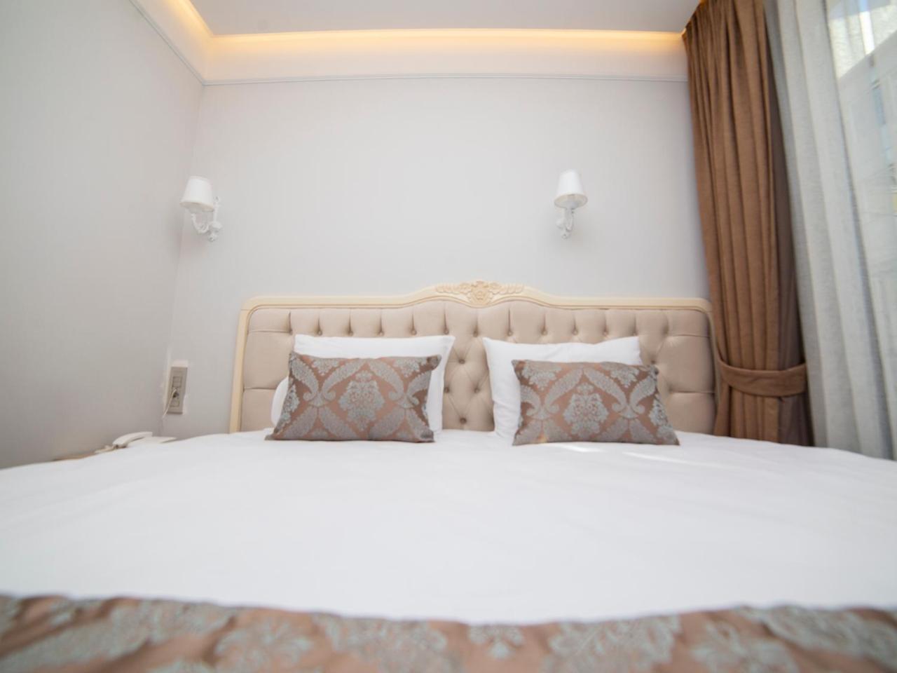 Hhk Downtown Hotel 4*