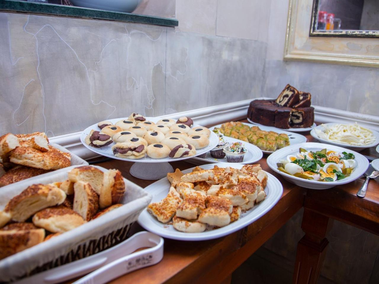 Hhk Downtown 4*