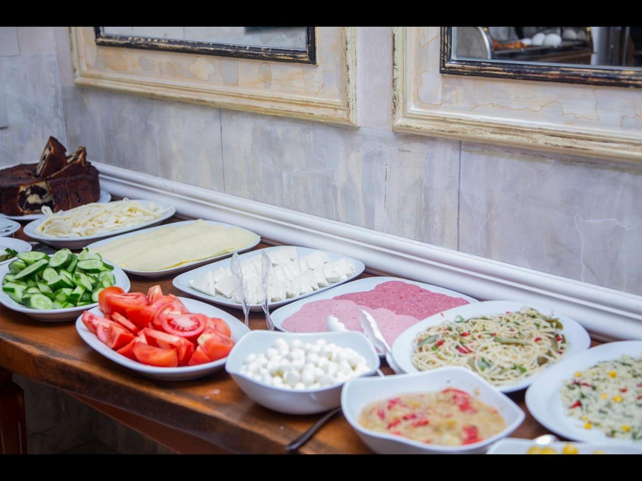 Hhk Downtown 4*