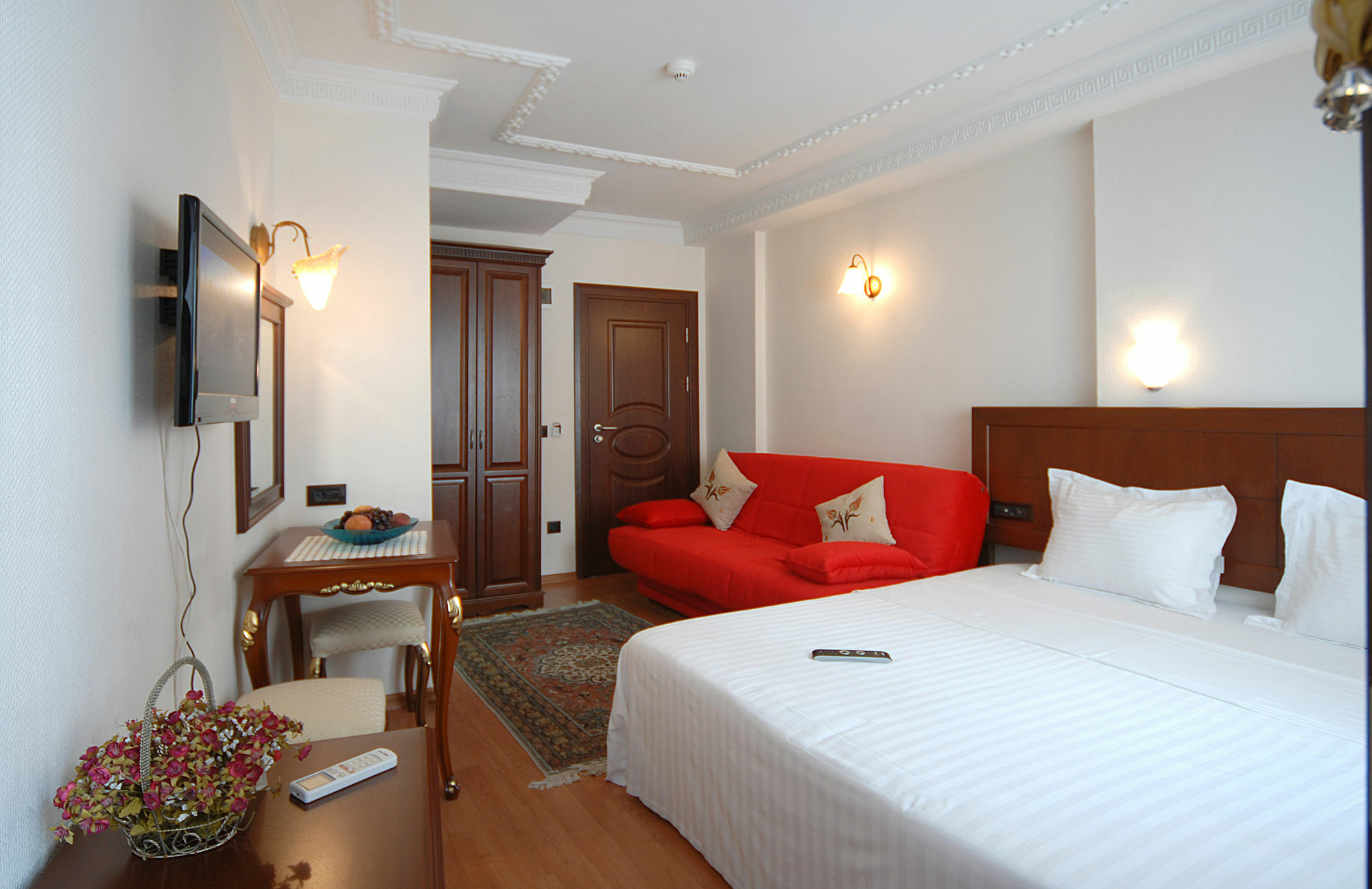Ada Hotel