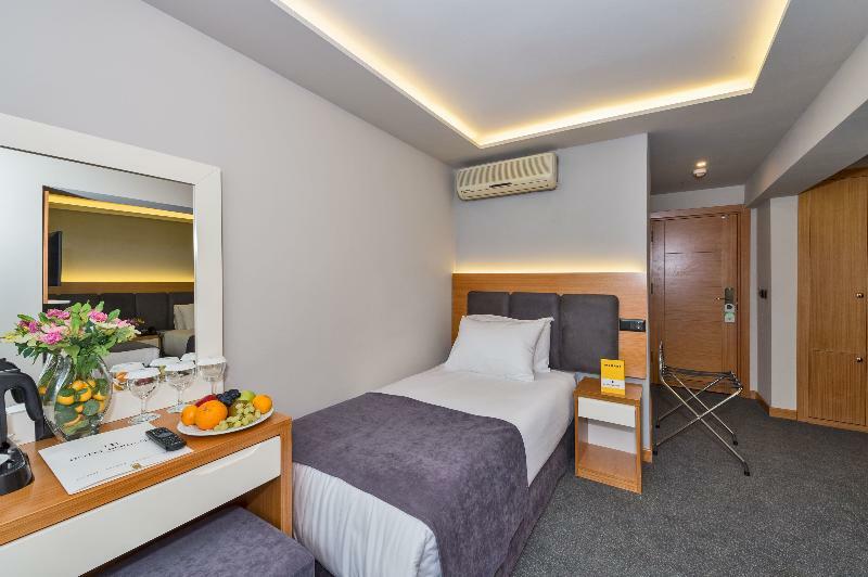Bergama Old 3*