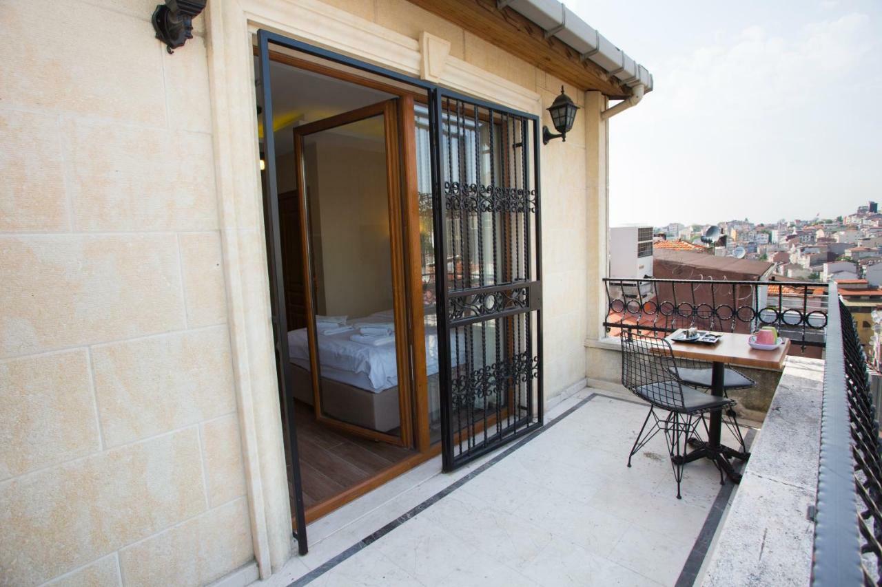 T-square Hotel