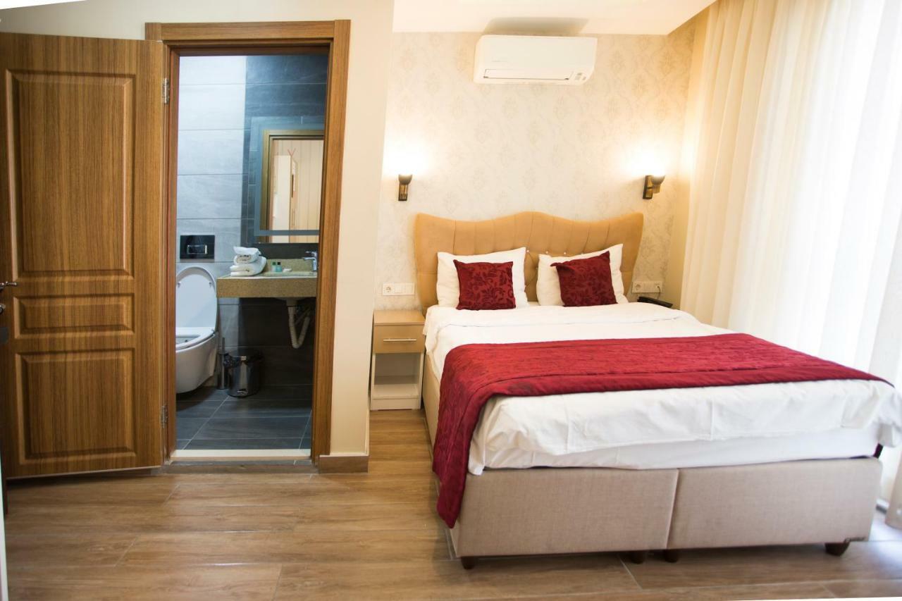 T-square Hotel