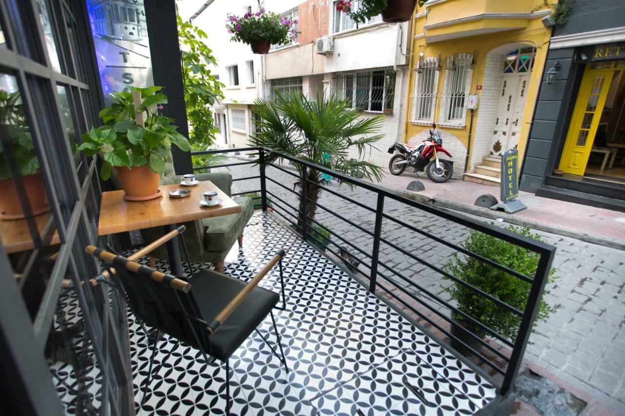 T-square Istanbul