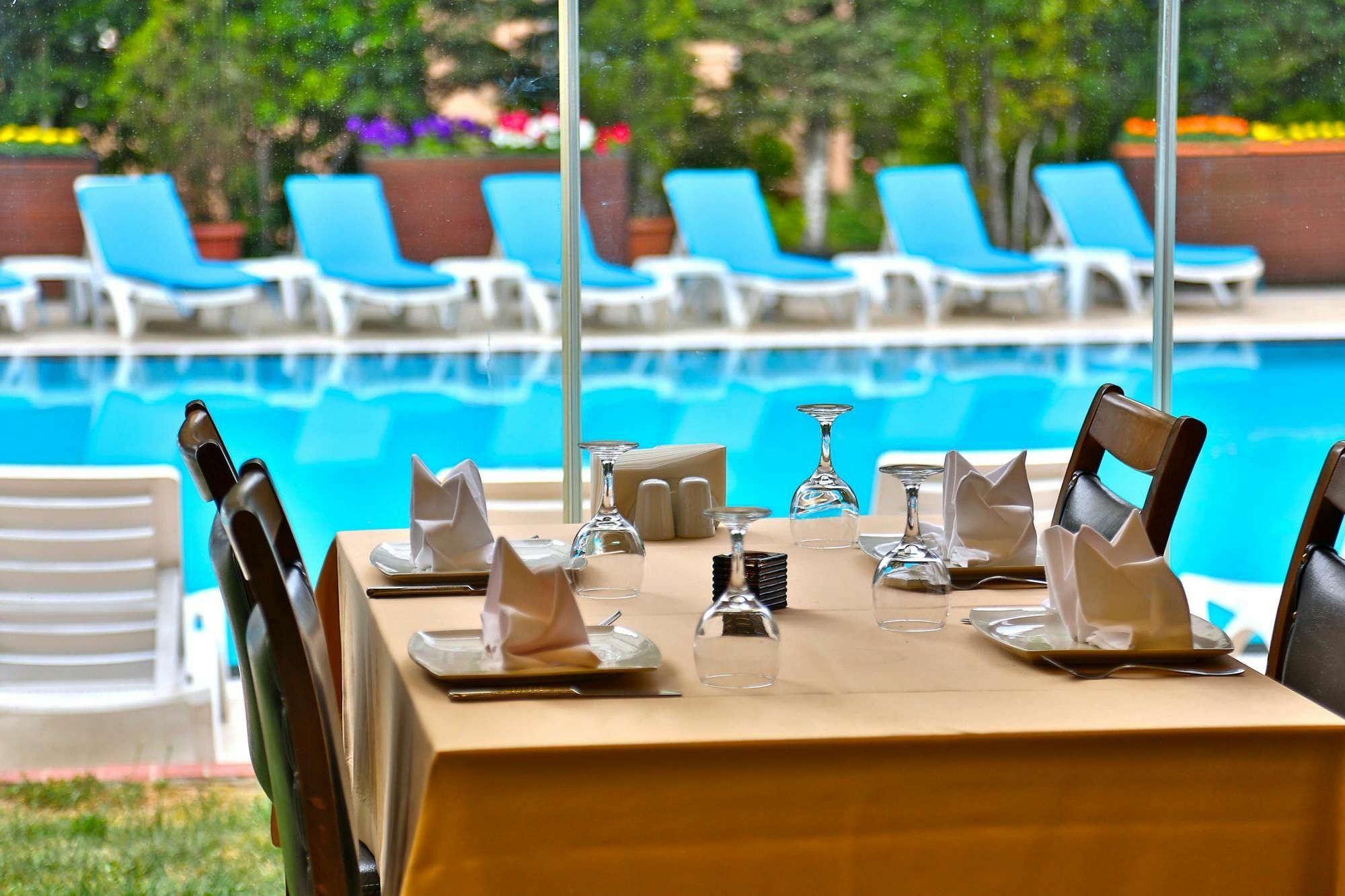Bahira Hotel *