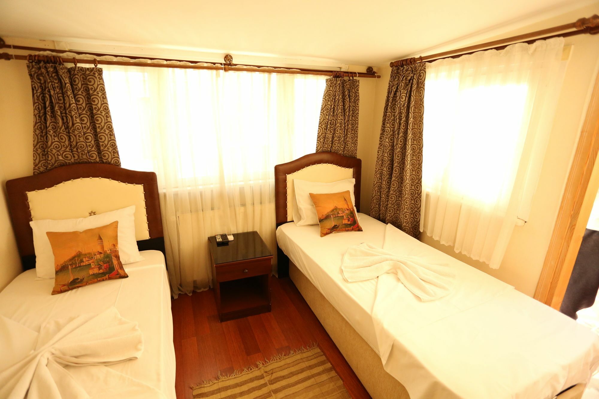 Dos Hermanos Hotel Istanbul