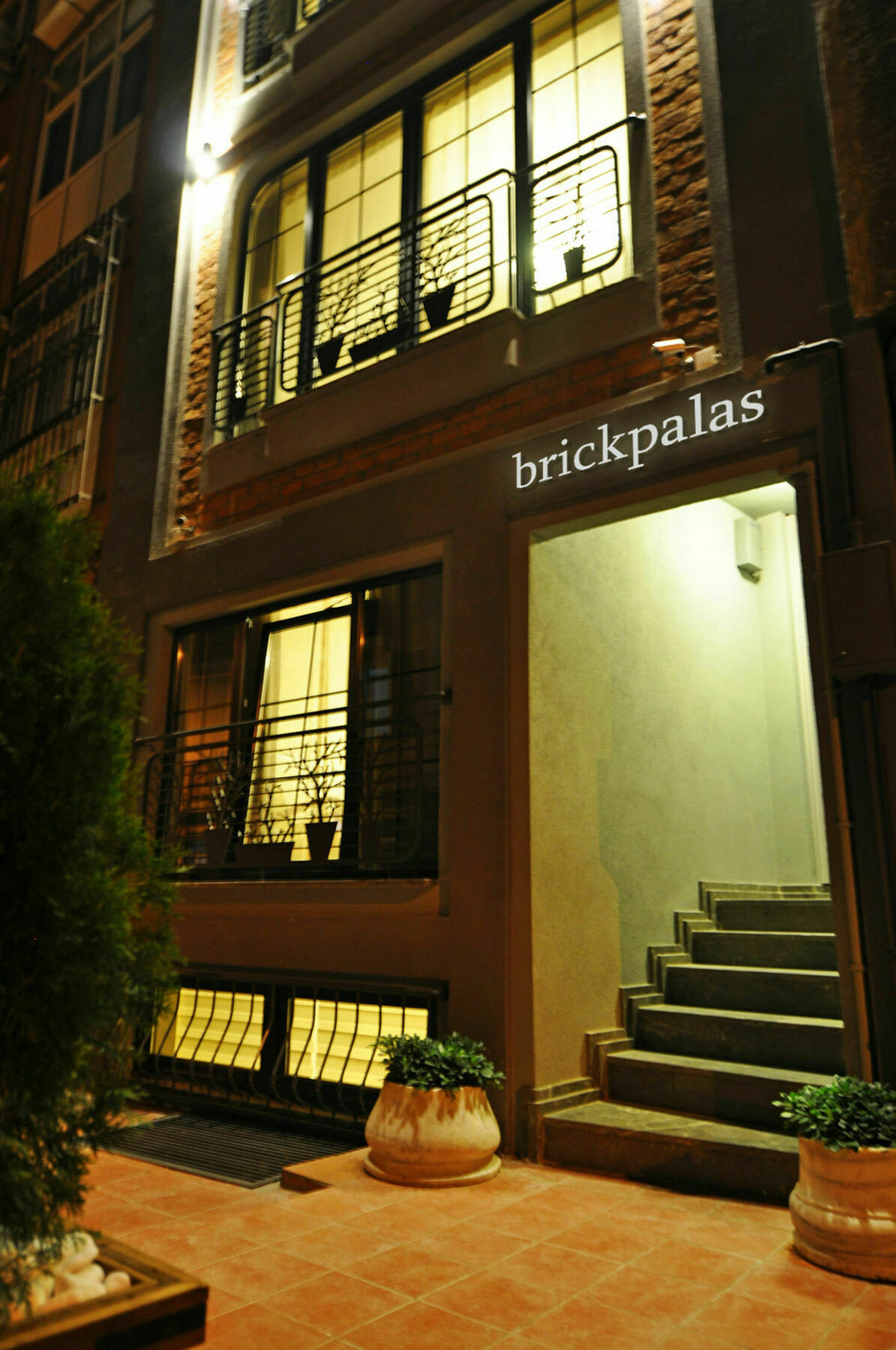 Brickpalas 2*