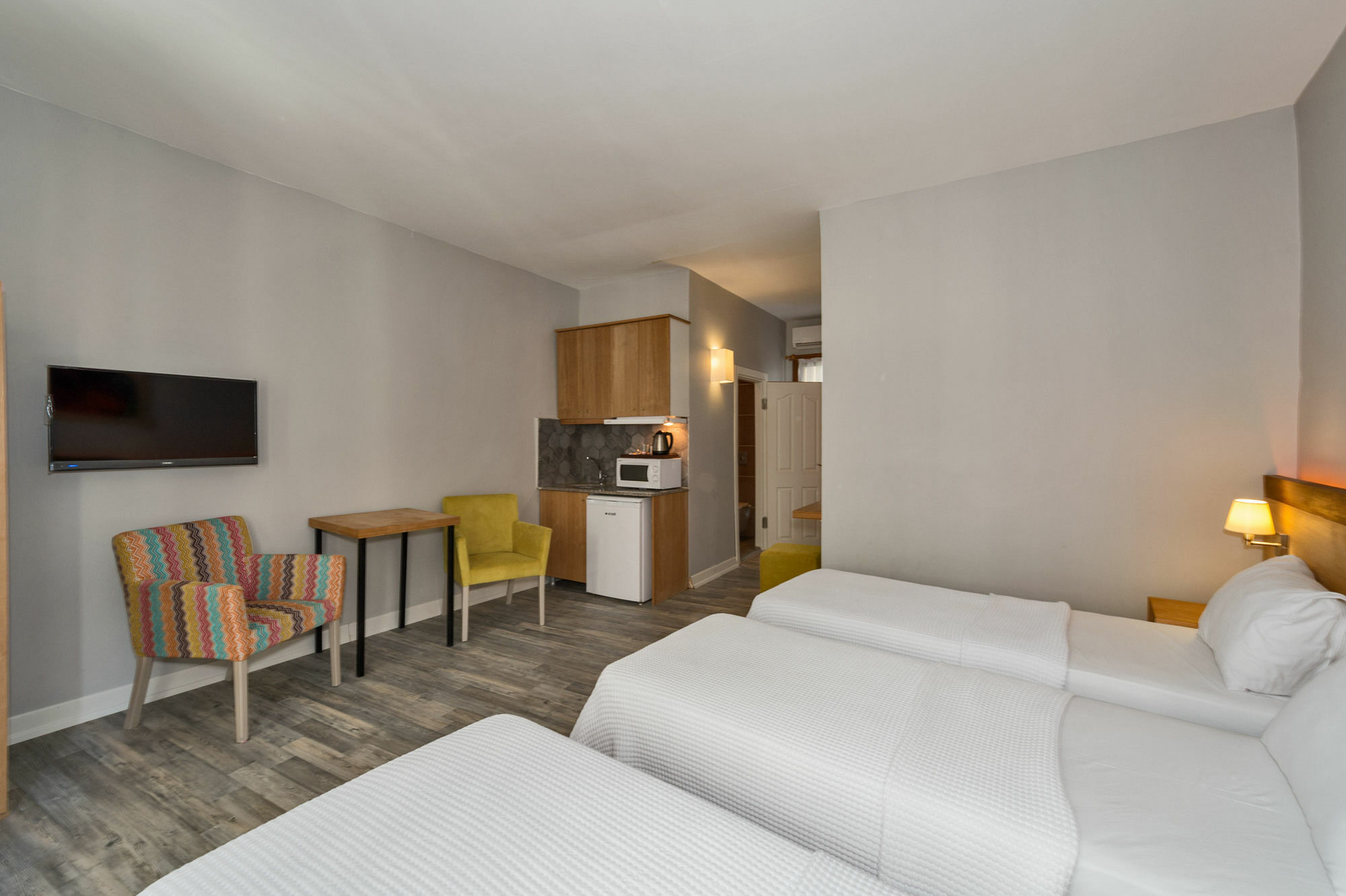 Hotel Cirrus Tomtom 2*