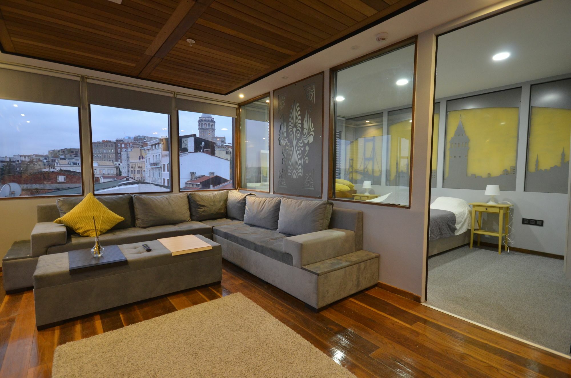 Uenver Galata 2*