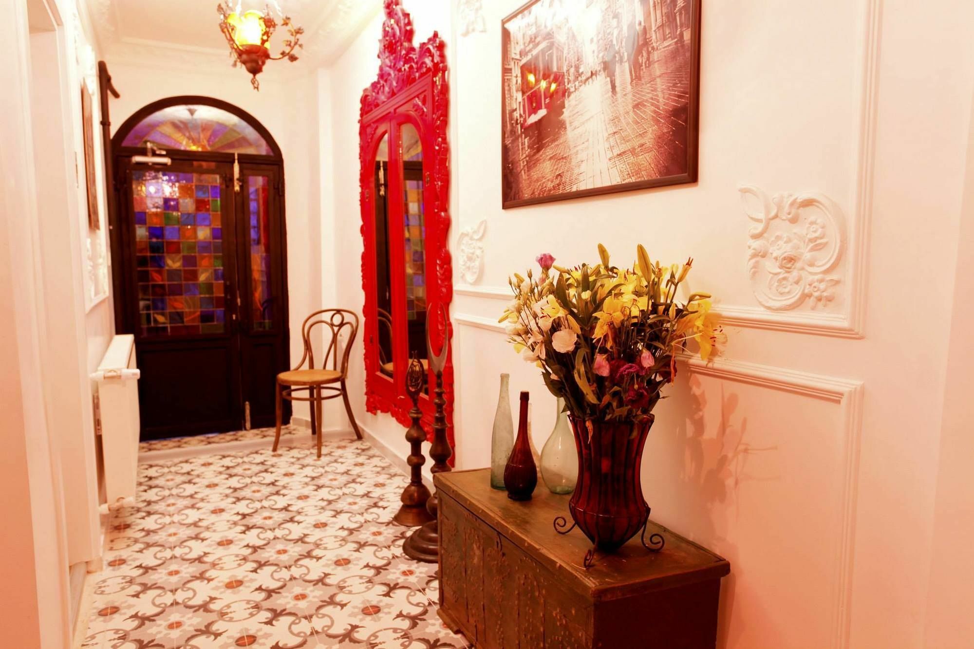 The White Swan Beyoglu