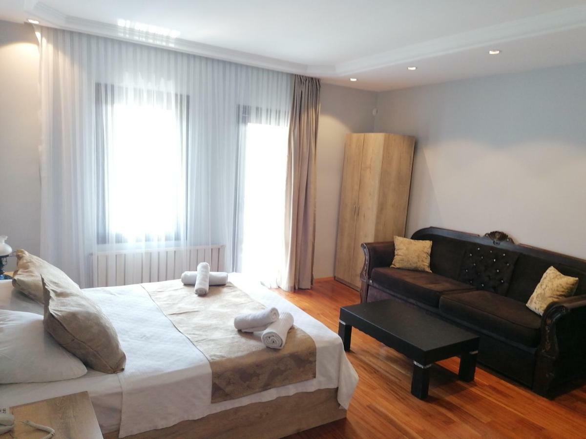 Hotel Mavilla 2*
