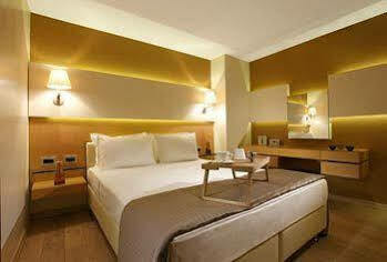 Deris Bosphorus Istanbul