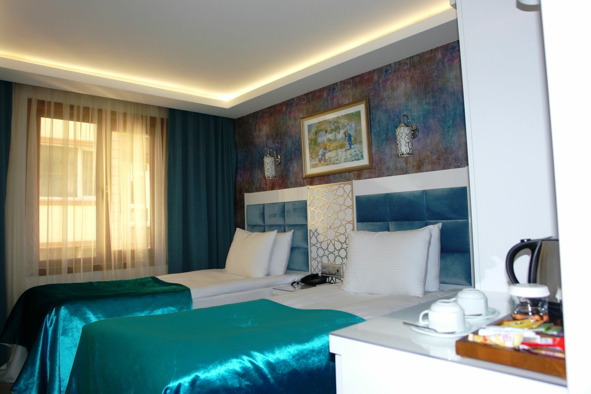 Hotel River