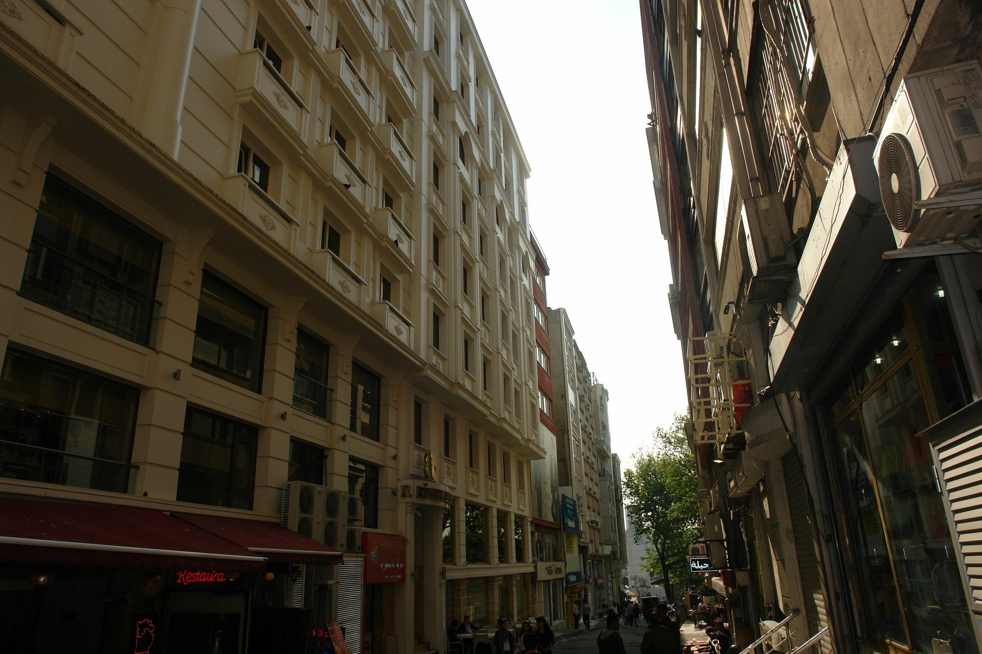 River Hotel 2*