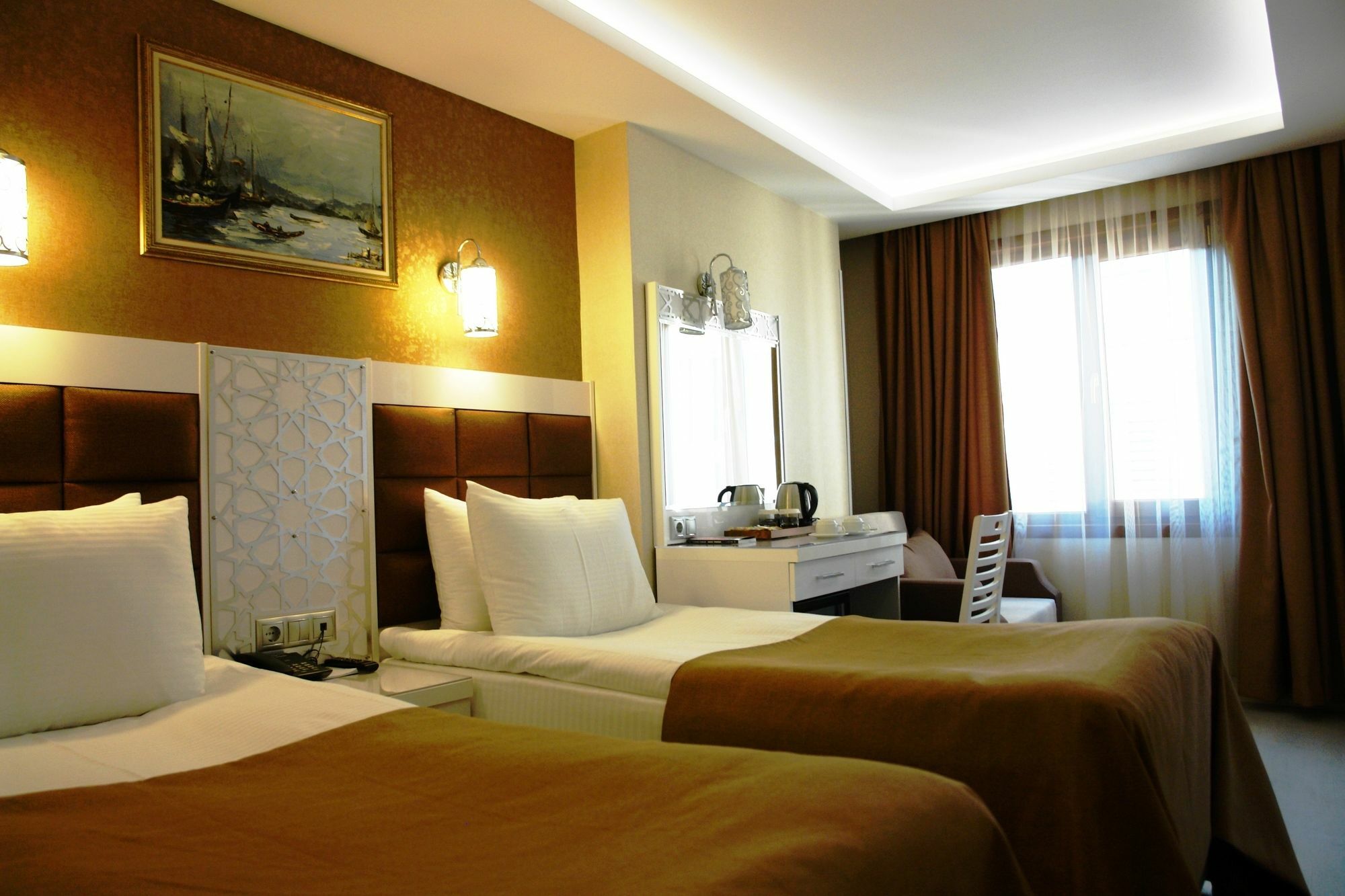 River Hotel 2*