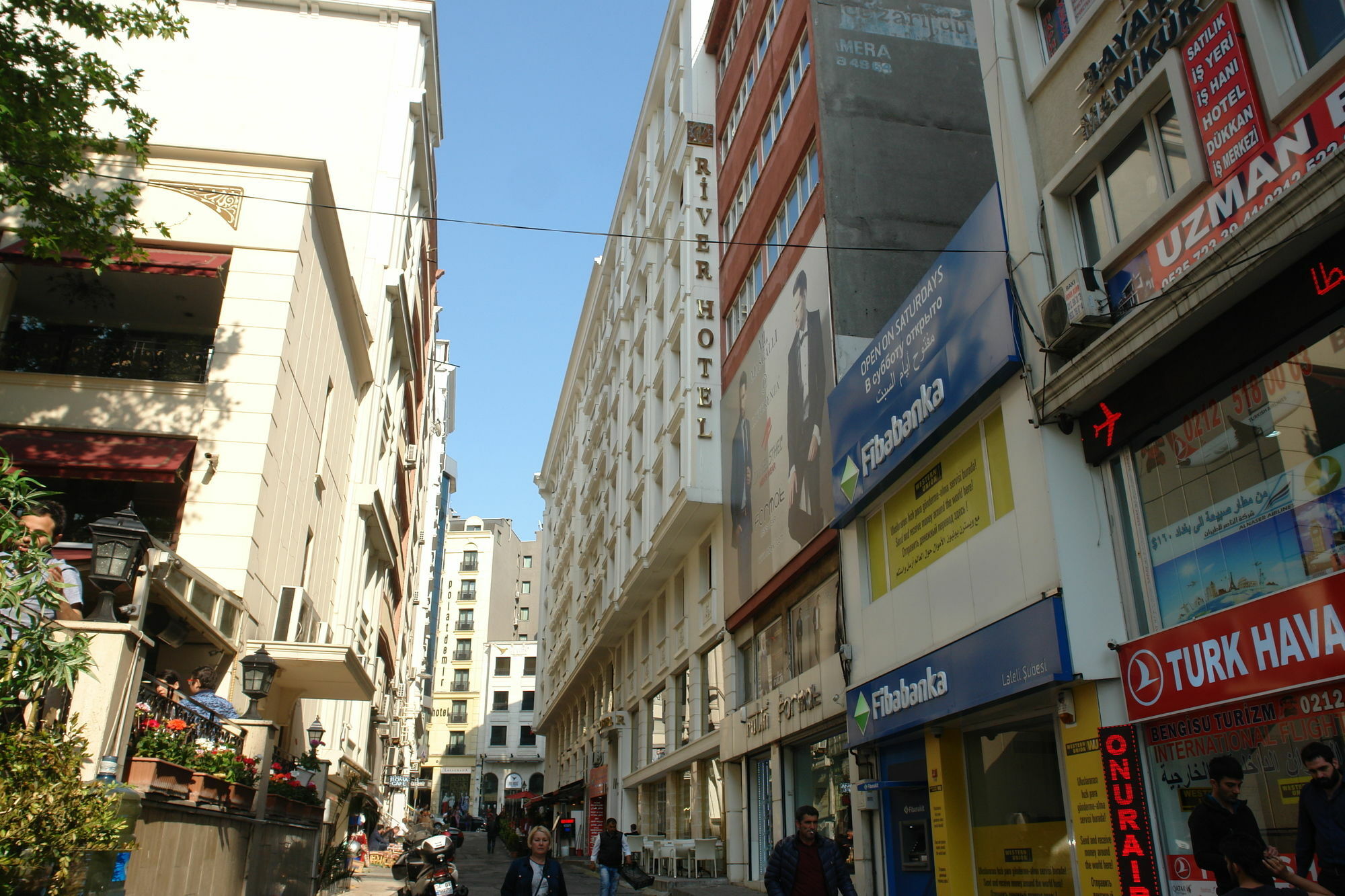 River Hotel 2*